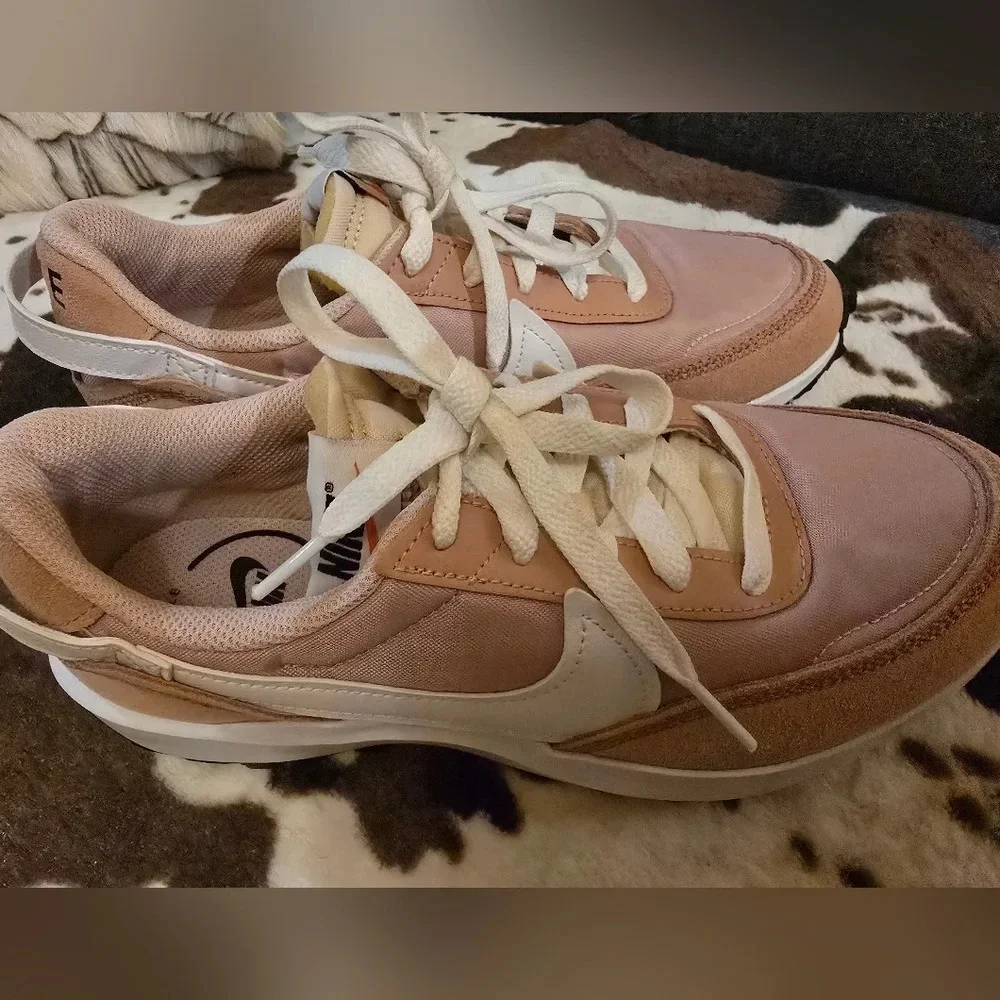 NikeWaffle Debut  Pink and White Sneakers with Suede Upper